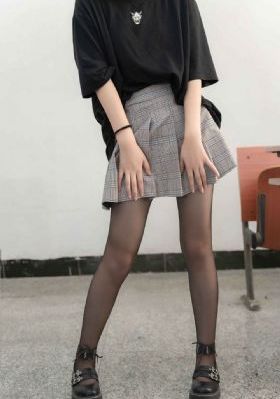三个男人换着躁我一个视频