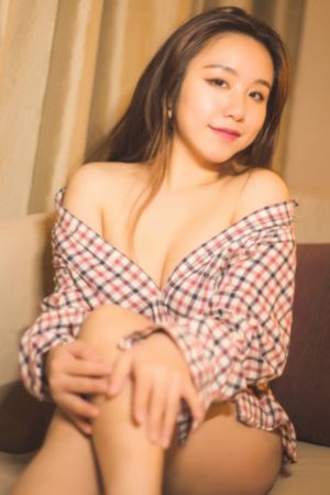 何鲁丽