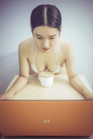 青青河边草免费高清电影
